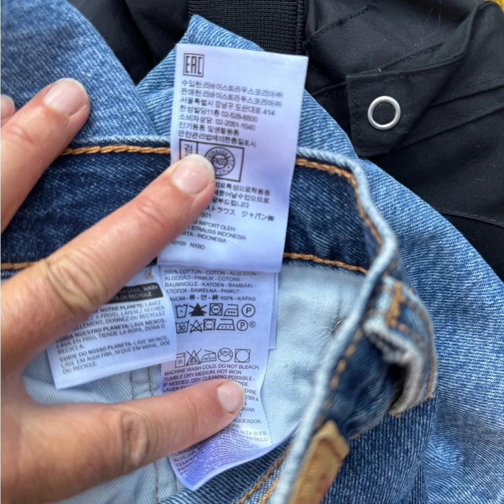 Levis euc dark